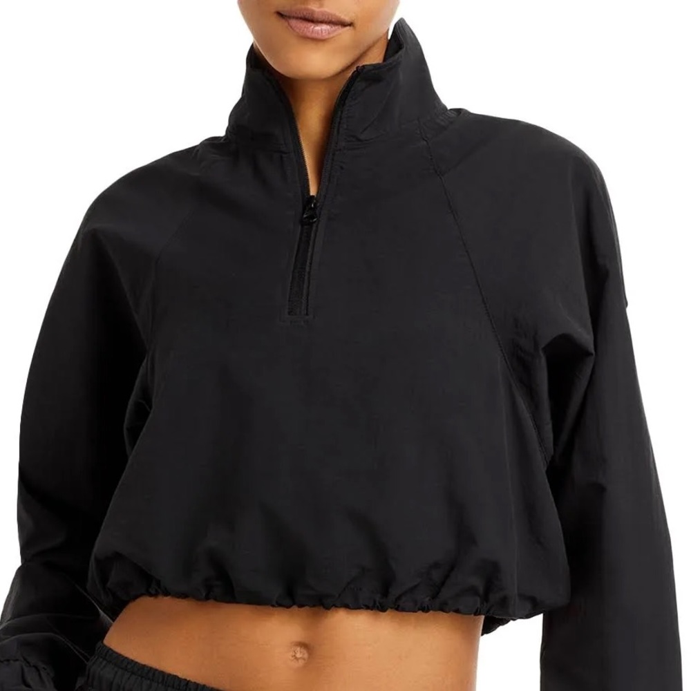 Sold ❌ALO YOGA Cropped 1/4 Zip Alumni Pullover Top in black size medium - Picture 2 of 7